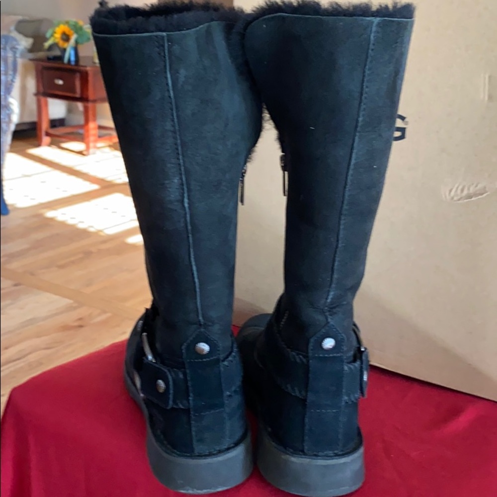 Ugg boots - Picture 3 of 9